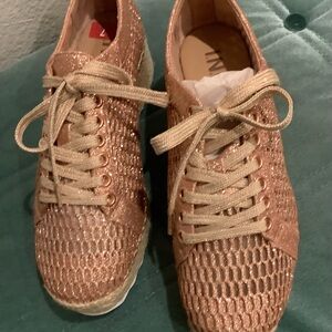 NEW! Macy’s INC Rose Gold Lace-Up Sneakers with Woven Design sz 7